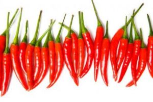 Consumaţi în fiecare zi ardei IUŢI ROŞII. Beneficiile sunt uimitoare