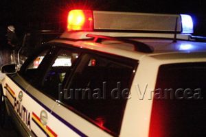 O femeie hotărâtă să se sinucidă a fost salvată de la moarte de poliţişti