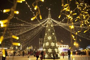 E oficial! Târgul de Crăciun din Oradea se va ţine, între 6 şi 31 decembrie, în Piaţa Unirii