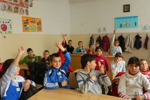 Rechizite pentru copiii familiilor nevoiaşe