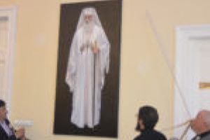 Punte peste timp în aceeaşi sală a Primăriei Caransebeş. 100 de ani de istorie, 100 de ani de la Marea Unire