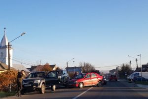 Unirea: Mai multe maşini implicate într-un accident pe DN 17