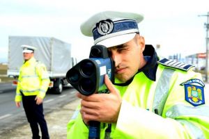 S-a terminat cu pânda din tufişuri a poliţiştilor rutieri