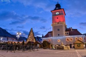 Comercianţii se înghesuie să închirieze căsuţele de la Târgul de Crăciun