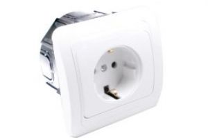 Sondaj: 52% dintre romani scot din priza toate aparatele electrice cand pleaca de acasa