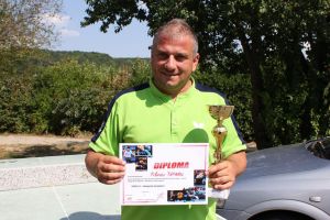 Tiberiu Tătaru s-a apucat de tenis de masă şi a ajuns campion judeţean