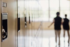 Proiect: Şcolile, obligate să asigure dulapuri fiecărui elev. Vezi ce spun părinţii şi profesorii