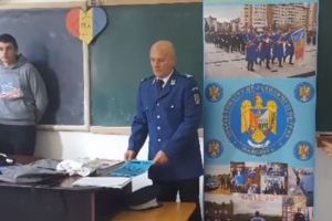 Jandarmii şi elevii uniţi într-un proiect dedicat Primului Război Mondial şi Marii Uniri