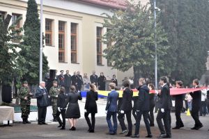 FOTOGALERIE. Catarg de Centenar la Colegiul ,,Mihai Eminescu”