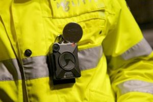 Primăria Alba Iulia cumpără 30 de camere video portabile, pentru Poliţia Locală. Preţul estimat este de 135.000 de lei