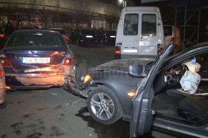 Carambol cu şase maşini implicate, pe Calea Obcinilor din Suceava