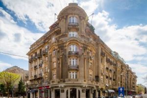 Când a fost construit primul bloc de proprietari şi unde se află. Primii împroprietăriţi nu au fost bogaţii