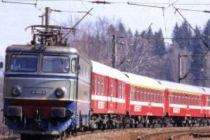 Tren de călători, deraiat în apropiere de staţia Roşiori Nord/ Traficul feroviar a fost blocat