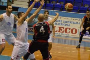 Spectacol oferit de baschetbaliştii mureşeni