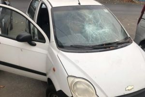 Mai multe maşini au fost vandalizate noaptea trecută în Ploieşti