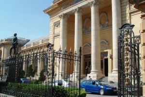 Concurenţă mare la concursul de admitere în rezidenţiat. Câţi candidaţi s-au înscris
