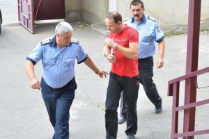 Hoţii care au furat seiful unei firme din Salonta au fost prinşi de poliţişti. Unul dintre spărgători a fost reţinut
