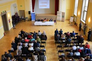 FOTO. Specialişti în asistenţă socială din întreaga ţară s-au reunit la Satu Mare