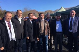 Targul de Toamna de la Telega s-a umplut de politicieni si oameni din administratia Prahovei