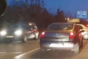 ACUM – Blocaj şi coadă kilometrică pe Calea Bascovului