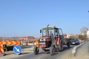 Lucrări de asfaltare pe Podul Vezii din Blaj. Din 15 noiembrie se va circula pe ambele sensuri de mers