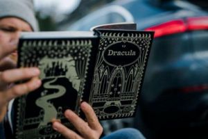 VIDEO: Porsche Cayenne, pe urmele lui Dracula în Sighişoara!