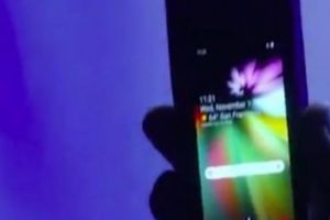 Invenţie REVOLUȚIONARĂ! Telefonul VIITORULUI este pe cale să devină realitate. Uite ce poţi să faci cu ecranul acestuia - VIDEO