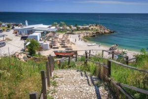 Poveşti din Golful Pescarilor. Gheorghe Gheorghiu-Dej făcea aici băi solare, acum se face turism gastronomic de top