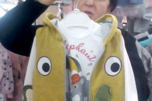 Târgul de la Casa Cărţii din Piteşti: Costumaşe cu… urechi şi trompe de elefant