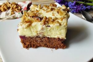 Reţeta săptămânii – Prăjitură cu vişine şi cremă de vanilie cu mascarpone