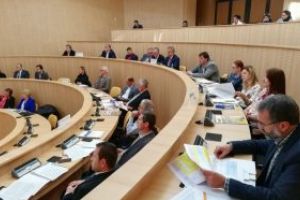 FONDURILE EUROPENE ASIGURĂ DEZVOLTAREA ARMONIOASĂ A REGIUNII  Bilanţ REGIO 2014-2020 în Regiunea Centru – aproape 500 milioane euro atrase prin proiecte