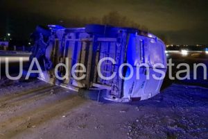 Oficial de la IPJ Constanta. Cum s-a petrecut accidentul de ieri seara de la iesire din Ovidiu, zona Celsy. O autoutilitara s-a rasturnat