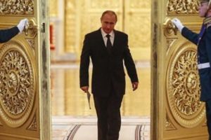 Putin DESCINDE la Paris ca un LIDER MONDIAL la un AZIL