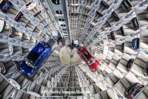 Volkswagen şi Daimler oferă până la 3.000 de euro prorietarilor de maşini diesel