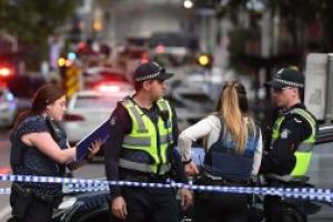 Australia: O persoana a decedata iar alte doua au fost ranite in urma unui atac cu un cutit. Incidentul s-a petrecut, astazi, la Melbourne
