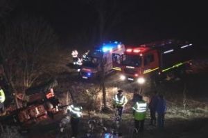 Cluj: Un bărbat a murit după ce tractorul s-a răsturnat peste el - VIDEO