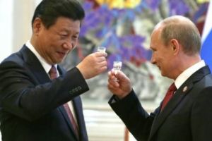 Rusia şi China SFIDEAZĂ sancţiunile lui Trump. ARMELE curg de la Putin spre Xi Jinping