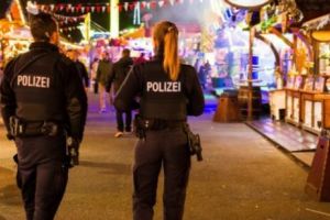 După un VIOL în GRUP al unor IMIGRANȚI, Poliţia le cere femeilor „SĂ NU MAI BEA ALCOOL”