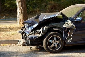 Accident rutier cu pagube materiale la Bilbor. Șoferul era beat şi şi-a chemat „conducător – înlocuitor”