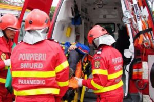 Fiica unui POMPIER SMURD s-a aruncat de la ETAJ chiar sub ochii lui! Motivul e unul ÎNGROZITOR. Fata a supravieţuit, dar...