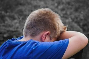 Caz şocant la Piatra Neamţ – Trei tineri au violat un băiat de 13 ani