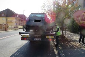 Politia Locala, la curatenie de masini parcate ilegal pe Calea Martirilor