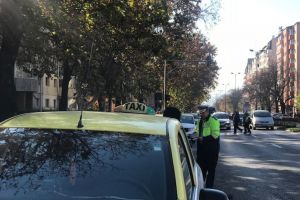 Taximetriştii din Bistriţa, verificaţi de poliţiştii rutieri. Câte amenzi s-au dat
