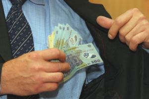 A vrut să raporteze o înşelăciune, dar a fost trimis ,,la plimbare” de poliţişti: ,,Veniţi luni”