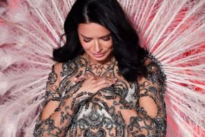 Adriana Lima confirmă în lacrimi retragerea de la Victoria's Secret. Foto în articol