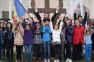 Întoarcerea la tradiţiile satului – cartierul reşiţean Moniom, la ceas de mare sărbătoare