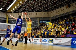 CSU Sibiu învinge la 22 de puncte pe Steaua. Urmează derbiul cu Clujul