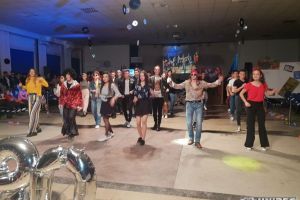 LIVE VIDEO: Balul bobocilor 2018, la Colegiul Naţional Militar ”Mihai Viteazul” Alba Iulia. Felicia Boca şi Raul Buontempo – Miss şi Mister Boboc 2018