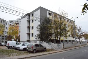 Bloc pentru tinerii angajaţi