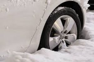 Anvelope de iarnă. Ce GREŞELI fac şoferii. Când se montează, de fapt, pneurile